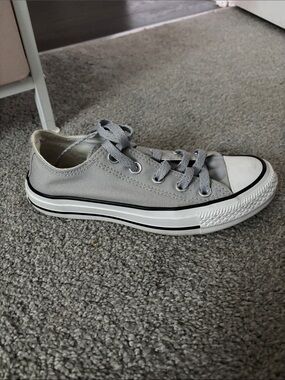 Low-Top Athletic Canvas Sneaker in Light Gray